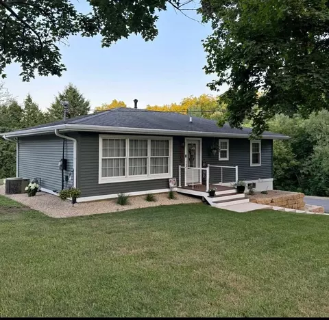 1310 Birch St, Hazel Green, WI 53811