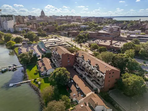 424 S Blount St, Madison, WI 53703