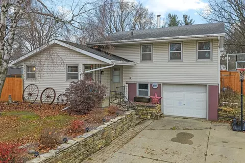 610 Crimson Ct, Reedsburg, WI 53959