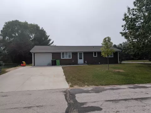 745 Wilson Ave, Cleveland, WI 53015