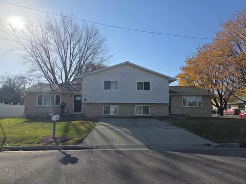 873-875 Lincoln Ave, Prairie Du Sac, WI 53578