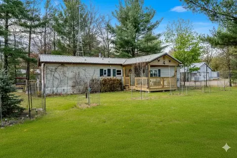 2029 Maple St, Friendship, WI 53934