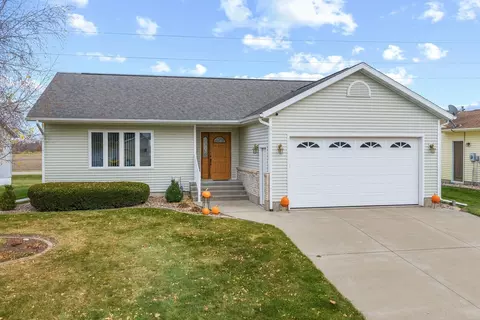 52 Bindl Dr, Reedsburg, WI 53959