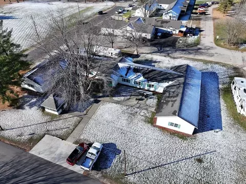 e11062 Center Road, North Freedom, WI 53951