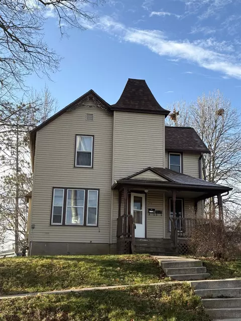 95 E Alden St, Platteville, WI 53818