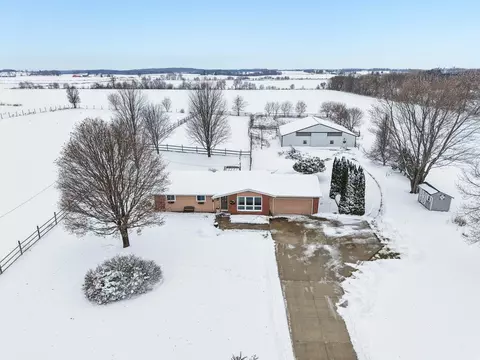 5665 Oak Park Rd, Marshall, WI 53559