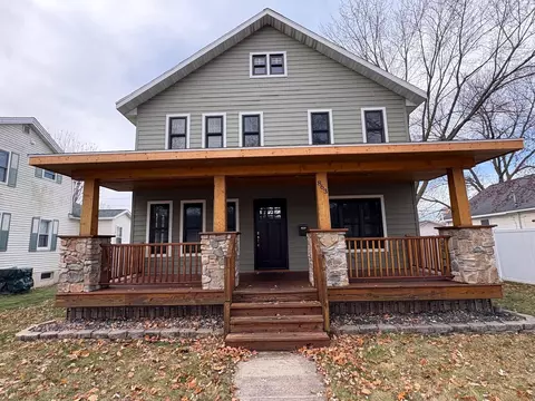 863 N Michigan St, Prairie Du Chien, WI 53821