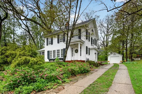 1226 Sweetbriar Rd, Madison, WI 53705