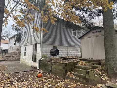 1201 County H Rd #B27, Genoa City, WI 53128