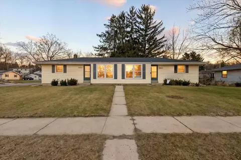 2805 2807 Mohican Rd, Janesville, WI 53545