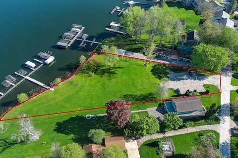 413 Strauss Unit 5 Ave, Green Lake, WI 54941