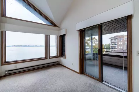 3905 Monona Dr #10, Monona, WI 53716