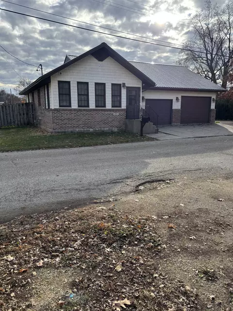 840 E Homeland Ct, Beloit, WI 53511