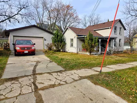 151 N Swetting St, Berlin, WI 54923