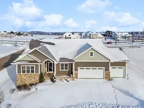 5830 Eagle Prairie Ct, Middleton, WI 53597
