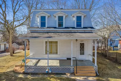 617 East St, Baraboo, WI 53913