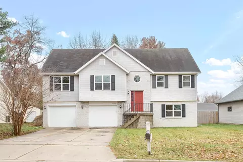 4340 Fox Hills Dr, Janesville, WI 53546