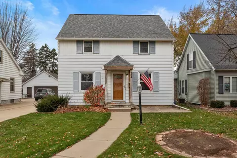 724 Mac Arthur Dr, Beaver Dam, WI 53916