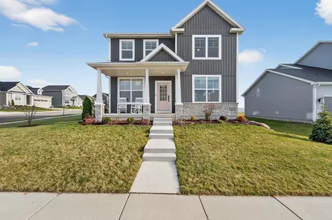 463 Crusader Pt, Waunakee, WI 53597
