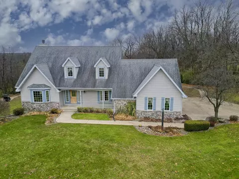 1819 W Aberdeen Dr, Janesville, WI 53545