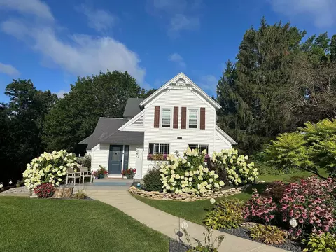 3891 Birch Trl, Cross Plains, WI 53528