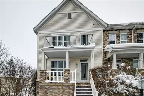 8280 Starr Grass Dr, Madison, WI 53719