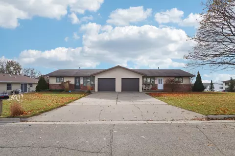 211-213 W Garfield St, Mount Horeb, WI 53572