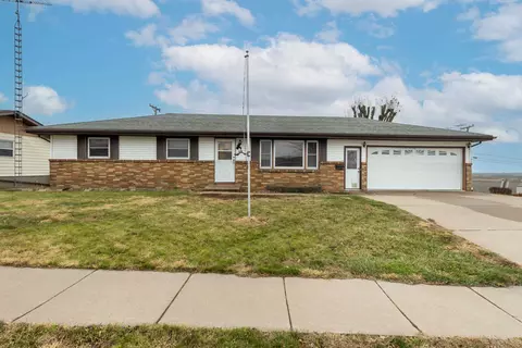 263 Saint Ann Ave, Dickeyville, WI 53808