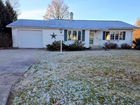 29 Lawndale Ave, Ripon, WI 54971