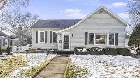 708 N Bequette St, Dodgeville, WI 53533