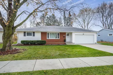 143 E Kohler St, Sun Prairie, WI 53590