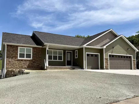 721 Lichte Dr, Mazomanie, WI 53560