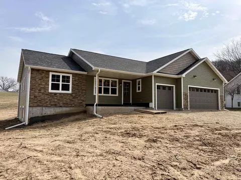 721 Lichte Dr, Mazomanie, WI 53560