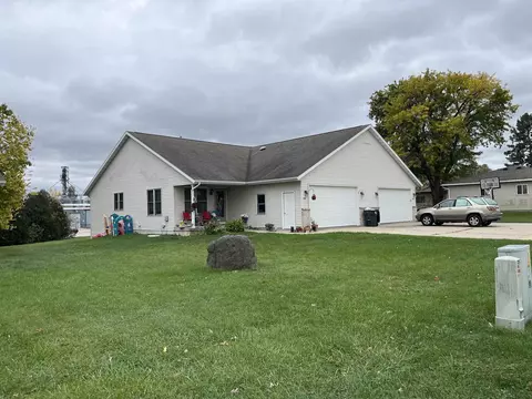 315-317 N Watertown St, Johnson Creek, WI 53038