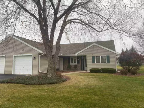 616 Reena Ave, Fort Atkinson, WI 53538