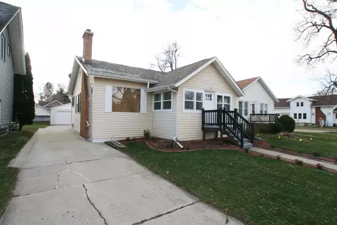 906 Benton Ave, Janesville, WI 53545