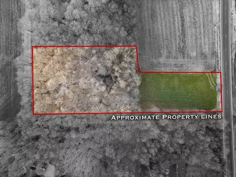 n3913 County Road D, Helenville, WI 53137