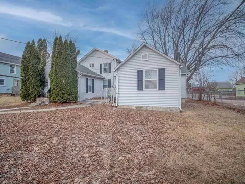 25 W Franklin St, Waupun, WI 53963