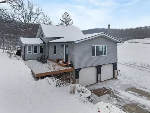 27995 Benben Ln, Richland Center, WI 53581