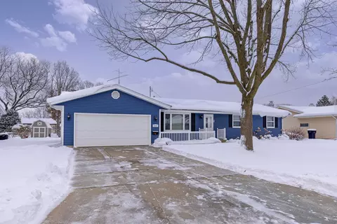 1510 St George Ln, Janesville, WI 53545