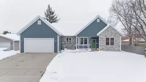 914 Miller Ave, Janesville, WI 53548