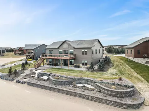 N8620 N Log Cabin Court, New Lisbon, WI 53950