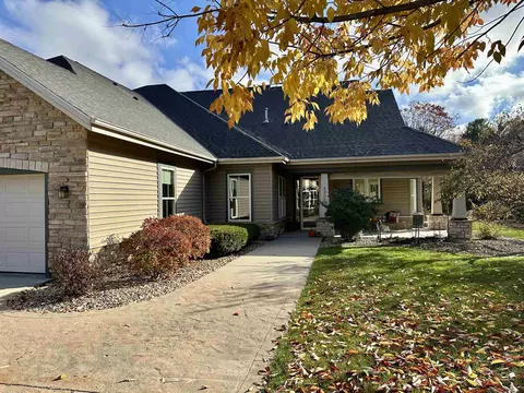8203 Highview Dr, Madison, WI 53719