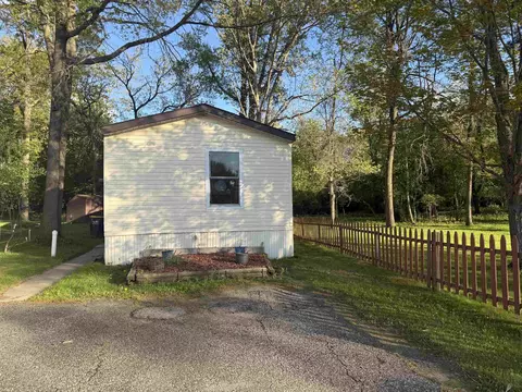 8 Old Buck Ct, Baraboo, WI 53913