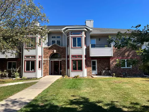 2127 Luann Ln #3, Madison, WI 53713