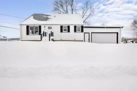 2221 Kellogg Ave, Janesville, WI 53546