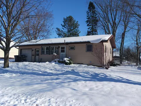 112 N 3rd St, Evansville, WI 53536