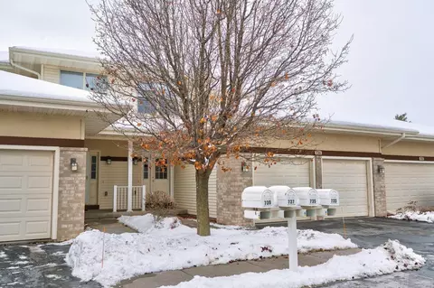 735 Clardell Dr, Sun Prairie, WI 53590
