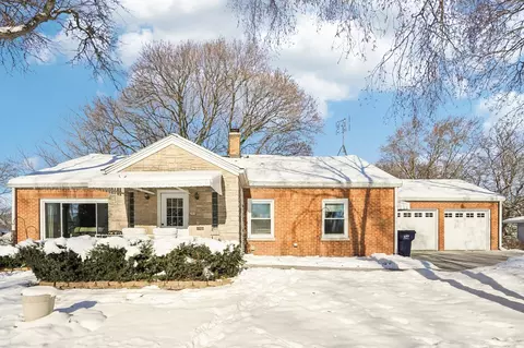 203 South St, Juneau, WI 53039