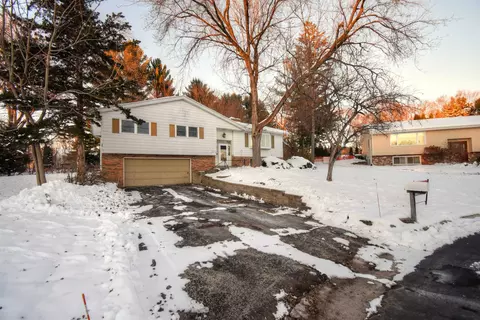 6324 Crestwood Cir, Mcfarland, WI 53558